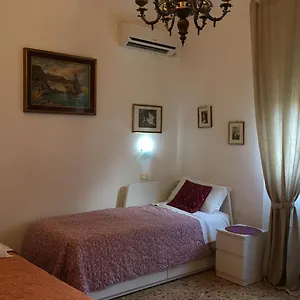 https://a-casa-doina-airport.it-tuscanyhotel.com